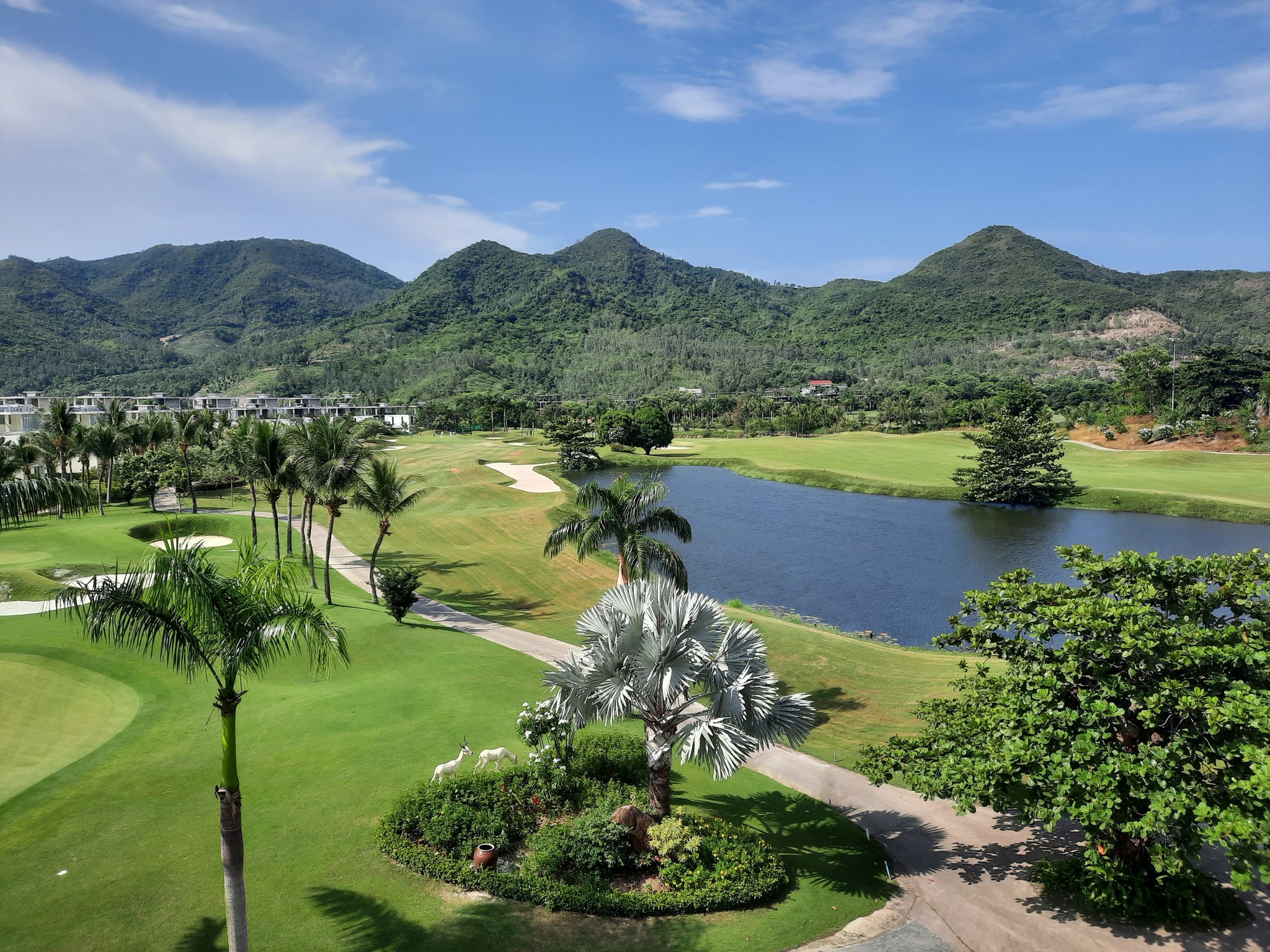 Diamond Bay Golf & Villas 鑽石灣球場